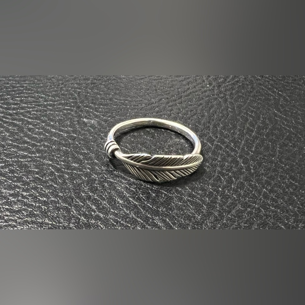 James Avery - Retired Delicate Feather Ring